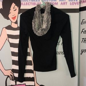 Ihope black fitted sweater w/ fuzzy inside hood S